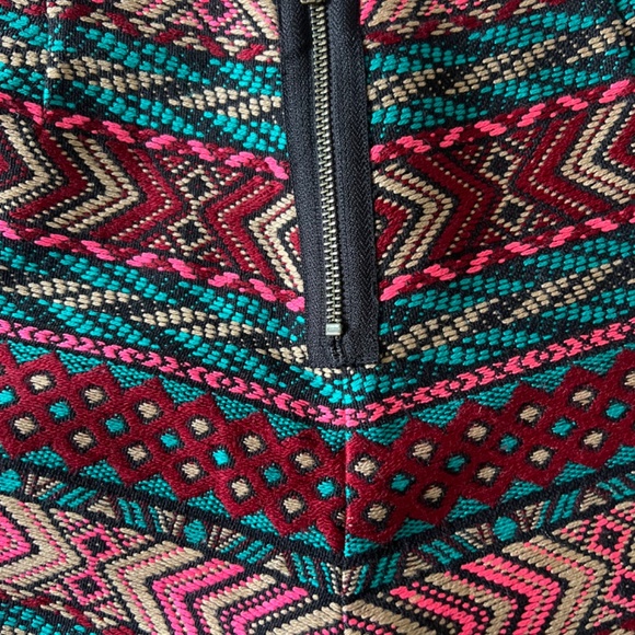 High Waisted Printed Shorts - Picture 3 of 4